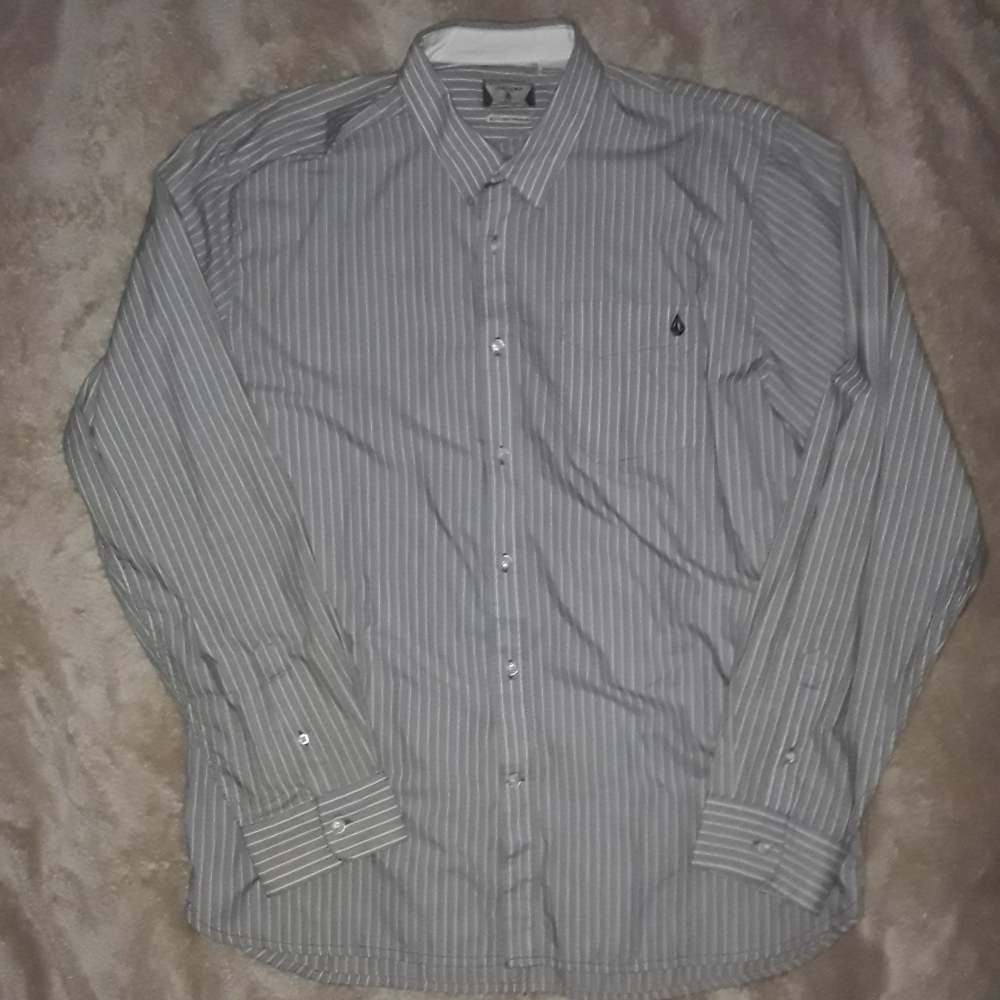 Volcom button down